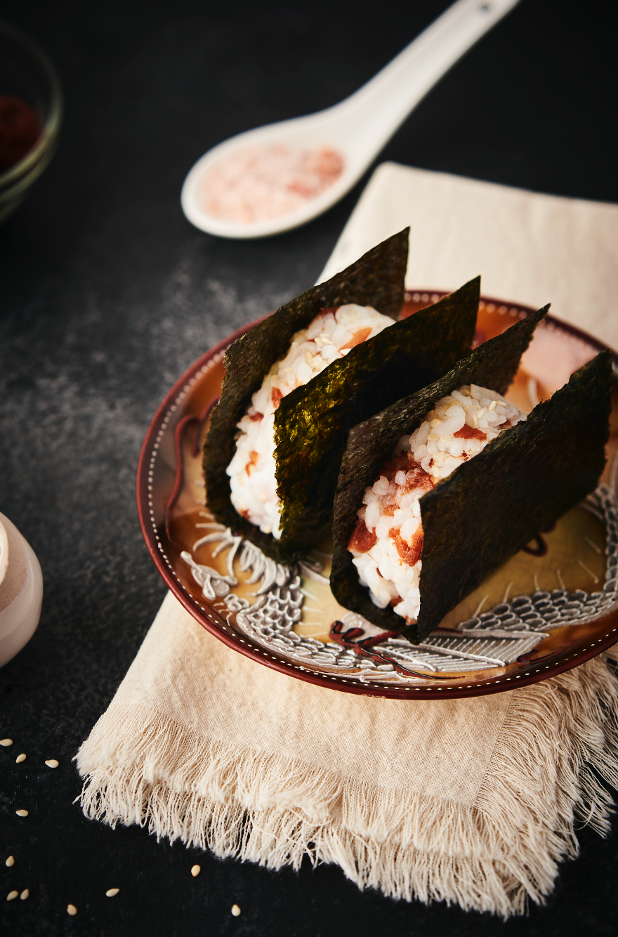 How to Make Umeboshi Onigiri