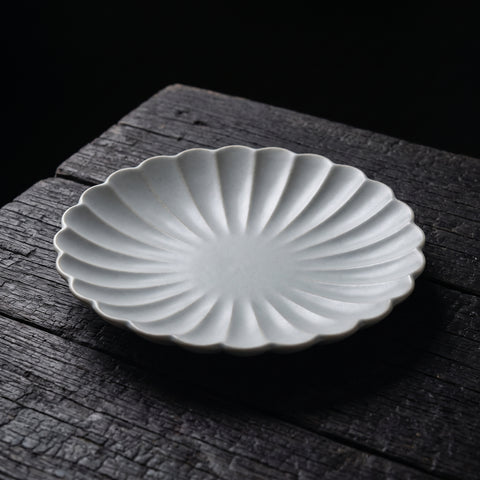 Mino Ware, Matte Grey Daisy Plate, 135x28mm