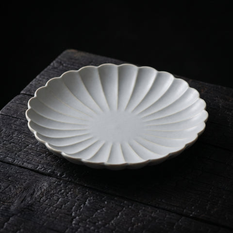 Mino Ware, Matte Grey Daisy Plate, 170x28mm