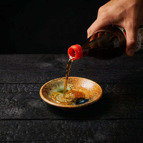 Yamashin shiro shoyu 900ml bottle, side view