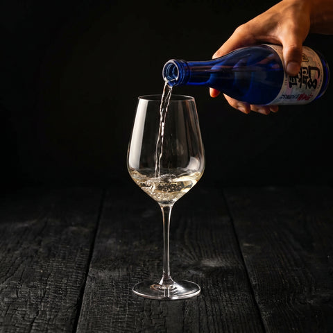 Bizen Maboroshi sake bottle and label detail